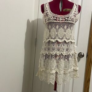 La’ffaire Women Cream Crochet Mini Lace Dress. Size S.